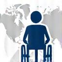 Fonctionnalité d'accessibilité - Une icône stylisée d'une personne en fauteuil roulant devant un globe terrestre, symbolisant l'accessibilité globale.
